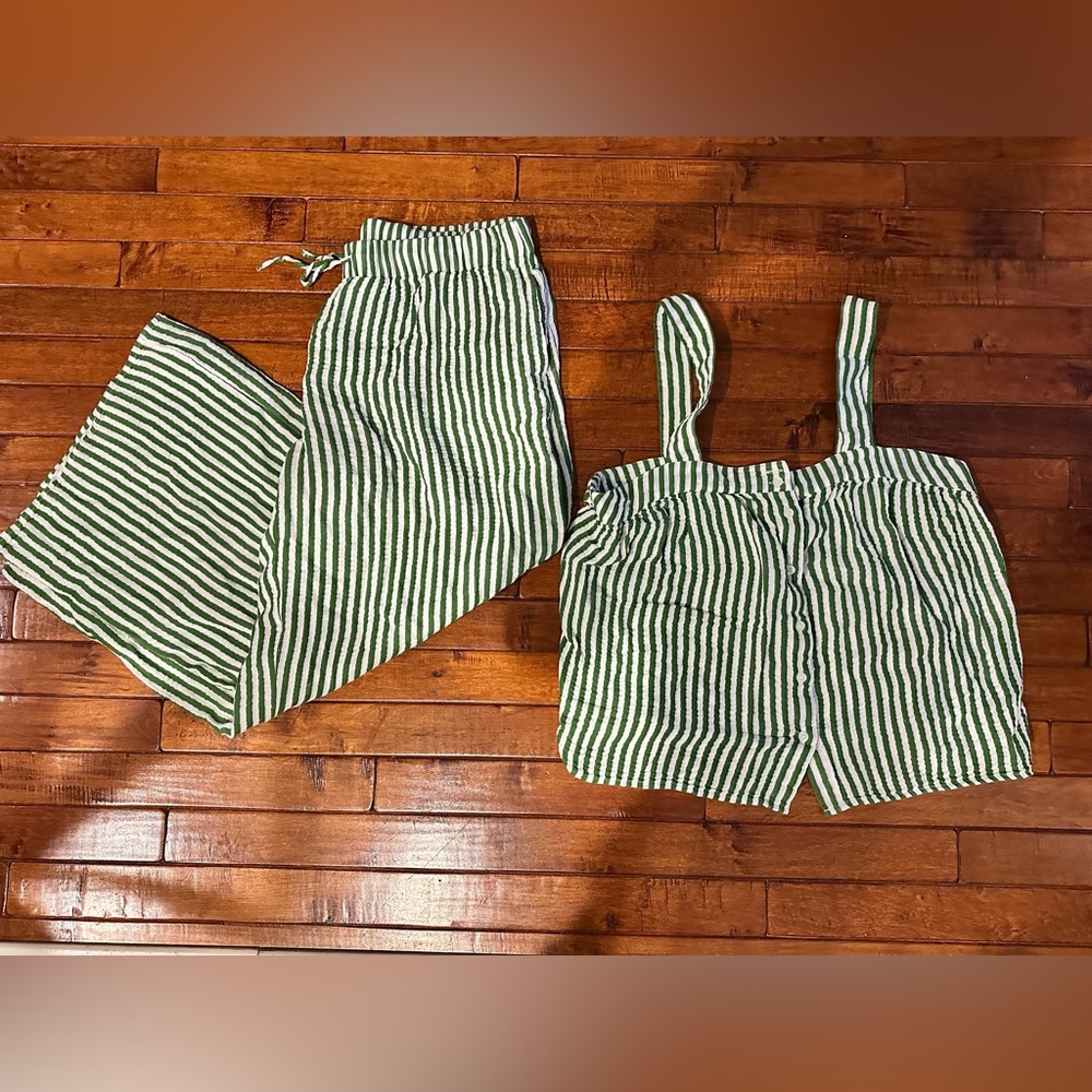 LAKE Women’s Striped Green Pajama Set Size Large